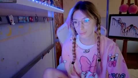 MiaMoon online show from June 2026 06:03:01 AM