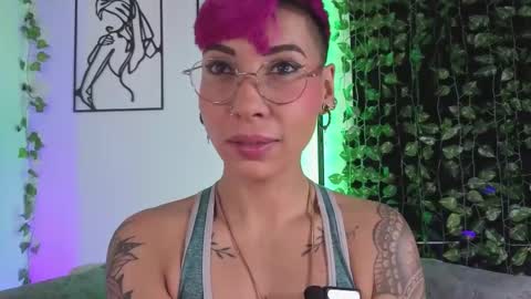 Mia Morgann online show from February 2026 01:05:02 PM