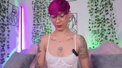 Snapshot of miamorgann chatting on April 2026 02:05:01 PM Mia Morgann online show from April 2026 02:05:01 PM