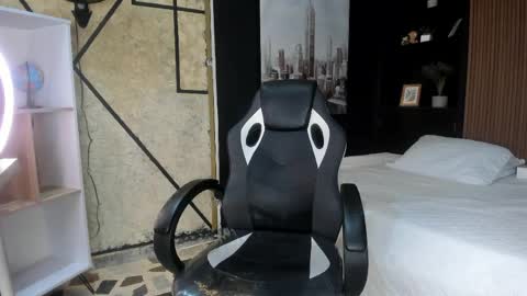 Snapshot of mianavarro_ chatting on May 2026 08:29:01 PM Mia online show from May 2026 08:29:01 PM