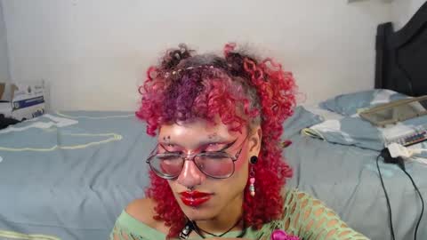 Snapshot of miancuntydoll chatting on December 2024 04:27:02 AM MianCuntyDoll online show from December 2024 04:27:02 AM