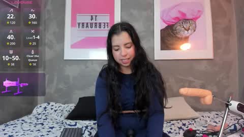 Mia online show from December 2025 09:10:02 PM