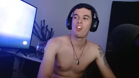 Snapshot of miaou_miaou chatting on January 2025 04:47:02 AM miaou_miaou online show from January 2025 04:47:02 AM