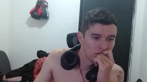 Snapshot of miaou_miaou chatting on October 2025 10:52:02 PM miaou_miaou online show from October 2025 10:52:02 PM