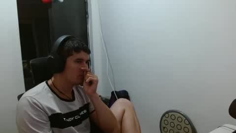 miaou_miaou online show from April 2026 02:42:02 AM