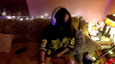 Kristien online show from February 2025 01:00:01 AM