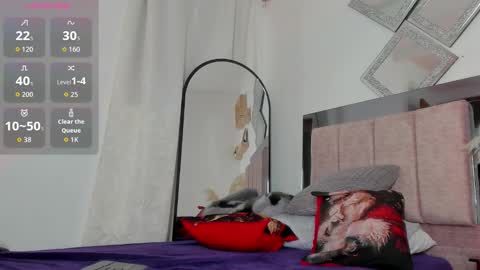 miapearls_ online show from December 2025 02:16:02 AM