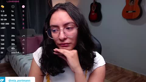 Snapshot of miaportman chatting on January 2025 09:10:02 AM MIAPORTMANN online show from January 2025 09:10:02 AM