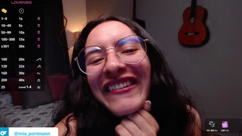 Snapshot of miaportman chatting on January 2025 05:59:01 PM MIAPORTMANN online show from January 2025 05:59:01 PM