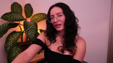 Snapshot of miaportman chatting on May 2026 03:23:01 AM MIAPORTMANN online show from May 2026 03:23:01 AM
