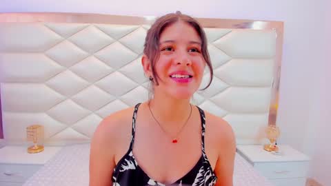 Sweetie Mia online show from January 2025 06:25:01 PM