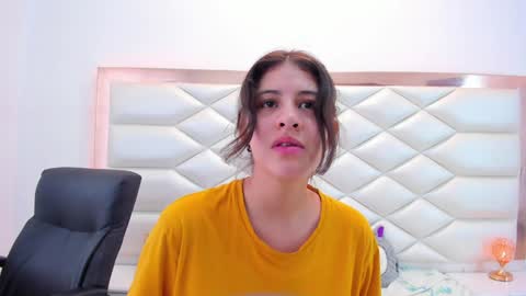 Sweetie Mia online show from January 2025 06:39:01 PM