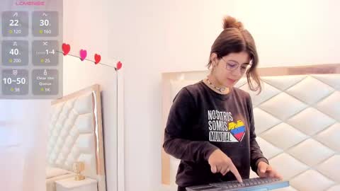 Sweetie Mia online show from February 2025 12:44:02 PM