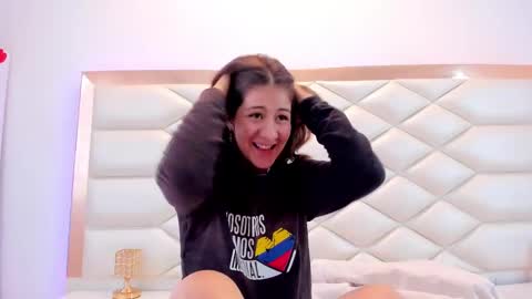 Sweetie Mia online show from February 2025 06:54:02 PM