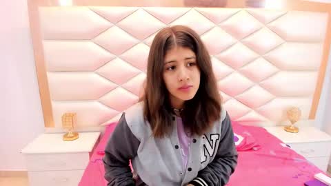 Sweetie Mia online show from February 2025 12:23:02 PM