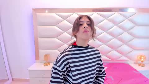 Sweetie Mia online show from February 2025 12:20:01 PM