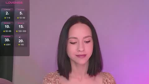 Mia online show from September 2025 07:46:01 AM