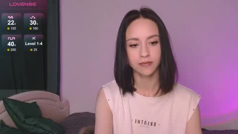 Mia online show from September 2025 07:35:02 AM