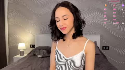 Mia online show from April 2026 08:08:01 AM