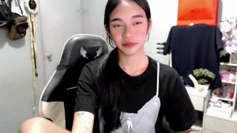 Mia online show from March 2026 08:56:01 PM