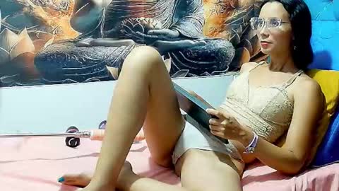 Mia online show from December 2025 04:20:03 AM