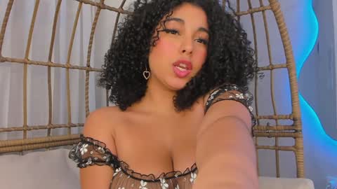 Mia online show from February 2025 04:06:01 AM