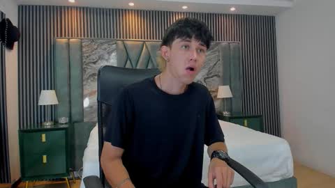 Michael online show from October 2025 02:35:01 PM