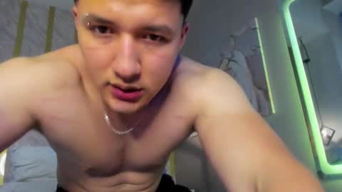 MichaelConnor  online show from December 2024 12:00:02 PM