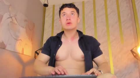 MichaelConnor  online show from December 2024 04:38:01 PM