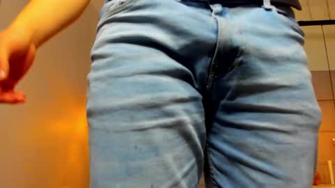 MichaelConnor  online show from January 2025 12:09:02 PM