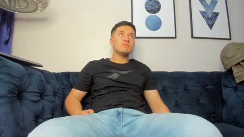 MichaelConnor  online show from January 2025 12:15:02 PM