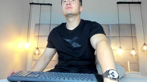 MichaelConnor  online show from January 2025 11:32:01 AM