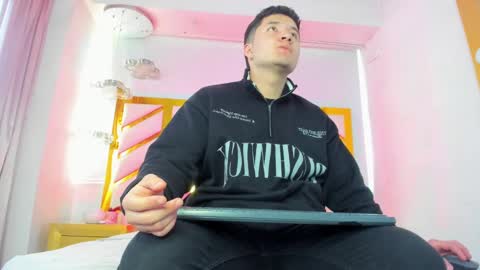 MichaelConnor  online show from January 2025 11:44:02 AM