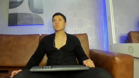 MichaelConnor  online show from February 2025 11:42:01 AM