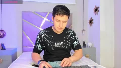 MichaelConnor  online show from February 2025 12:22:02 PM