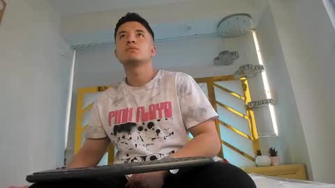 MichaelConnor  online show from February 2025 11:56:01 AM