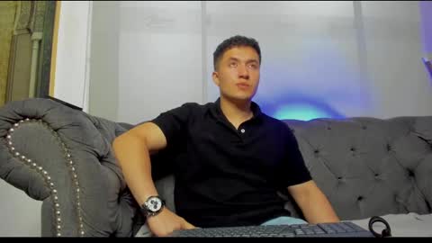 MichaelConnor  online show from February 2025 03:18:02 PM