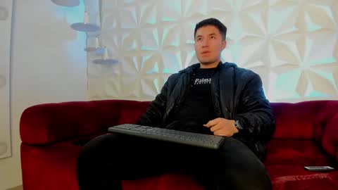 MichaelConnor  online show from February 2025 12:11:02 PM