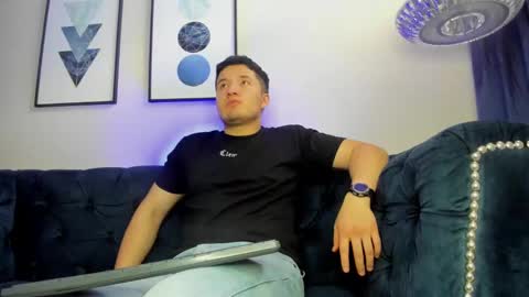 MichaelConnor  online show from February 2025 03:43:01 PM