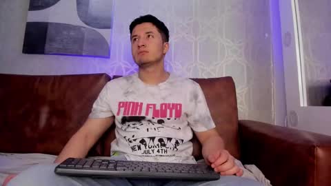 MichaelConnor  online show from February 2025 11:49:01 AM