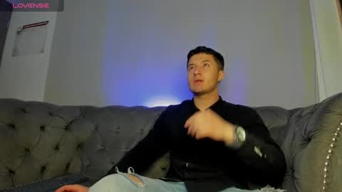 MichaelConnor  online show from February 2025 11:53:01 AM