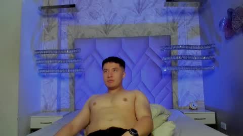 MichaelConnor  online show from February 2025 12:24:01 PM