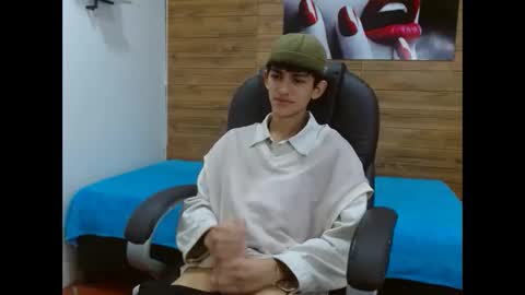 michaelkoiv online show from December 2025 12:36:02 PM