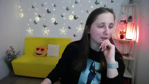 Snapshot of michellee11 chatting on April 2026 11:37:01 AM Michel online show from April 2026 11:37:01 AM