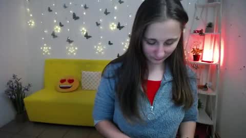 Snapshot of michellee11 chatting on May 2026 11:28:01 AM Michel online show from May 2026 11:28:01 AM