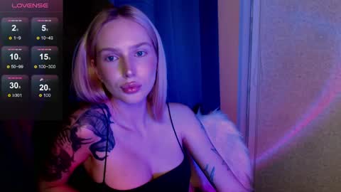Snapshot of michellevelour chatting on May 2026 05:19:01 PM Michelle online show from May 2026 05:19:01 PM