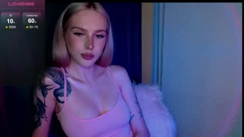 Snapshot of michellevelour chatting on June 2026 04:53:02 PM Michelle online show from June 2026 04:53:02 PM