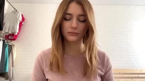 Jenny online show from May 2026 08:33:01 AM