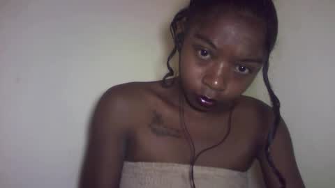 Snapshot of michou_69 chatting on May 2026 06:43:02 AM michou_69 online show from May 2026 06:43:02 AM