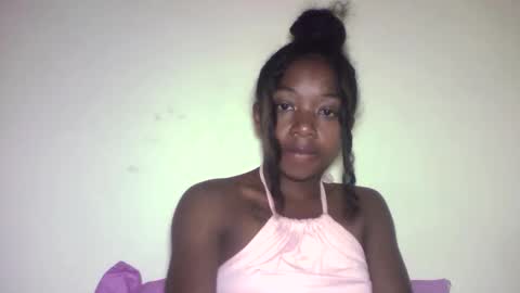 Snapshot of michou_69 chatting on May 2026 10:52:02 PM michou_69 online show from May 2026 10:52:02 PM